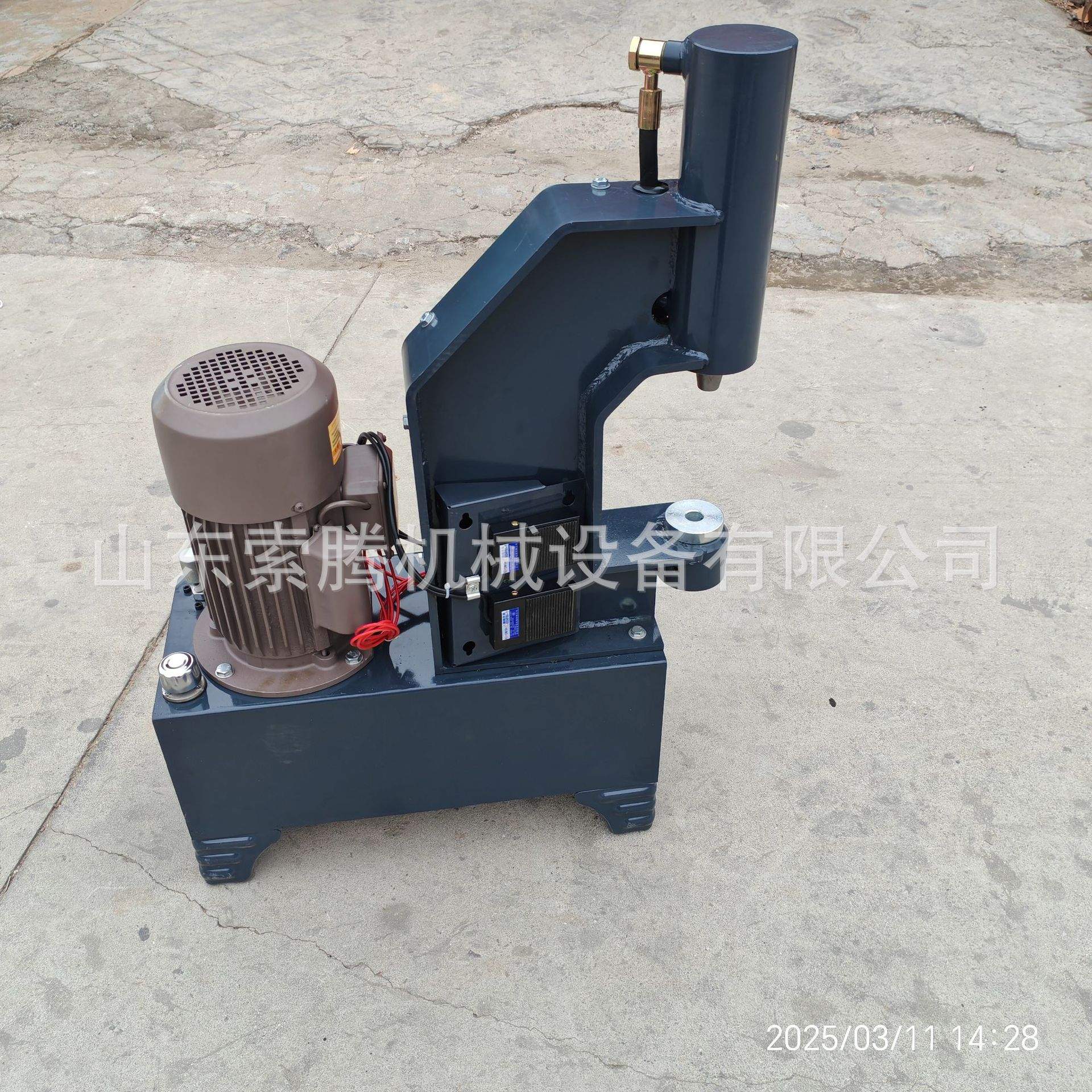 电动液压铆钉机立式全自动刹车片冲铆机投铆铆片铆钉铆接