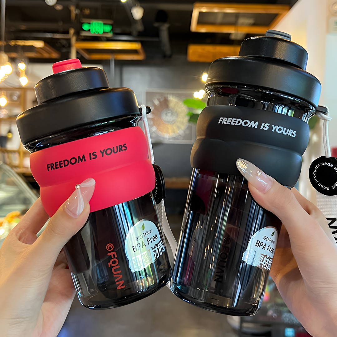 大容量水杯网红爆款2025新款女士专用高颜值男生泡茶杯子便携水壶