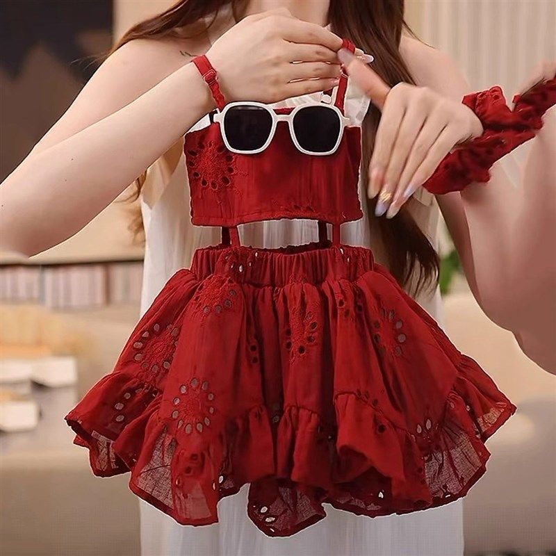 女孩红色空心吊带拼接蓬松公主裙夏季新小女孩褶边背心裙