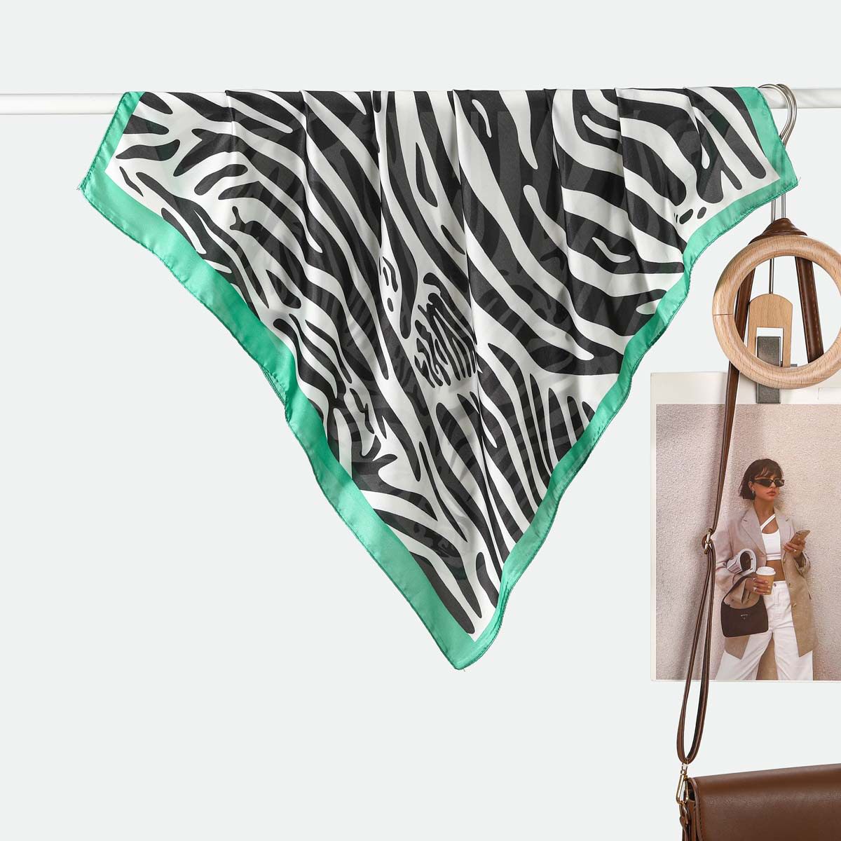 欧美经典斑马纹女士印花丝巾仿真丝小领巾百搭潮流女士制服领巾批