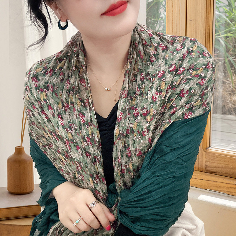 新款碎花棉麻褶皱渐变韩版围巾礼品丝巾女秋冬款洋气百搭围脖披肩