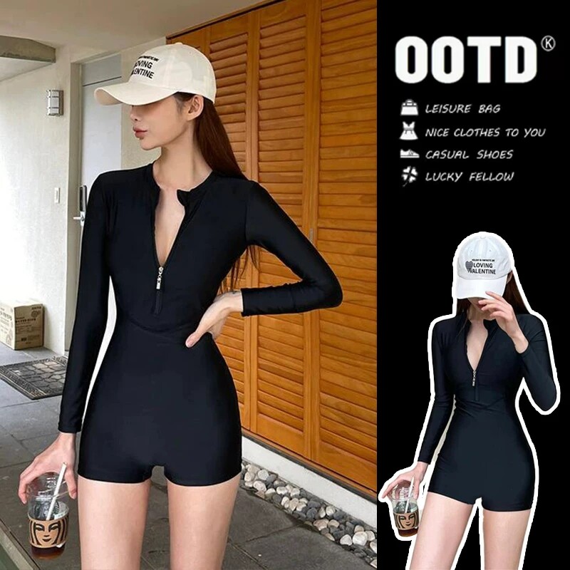 泳衣女高级感2026新款连体保守显瘦遮肉平角裤长袖防晒游泳衣女款