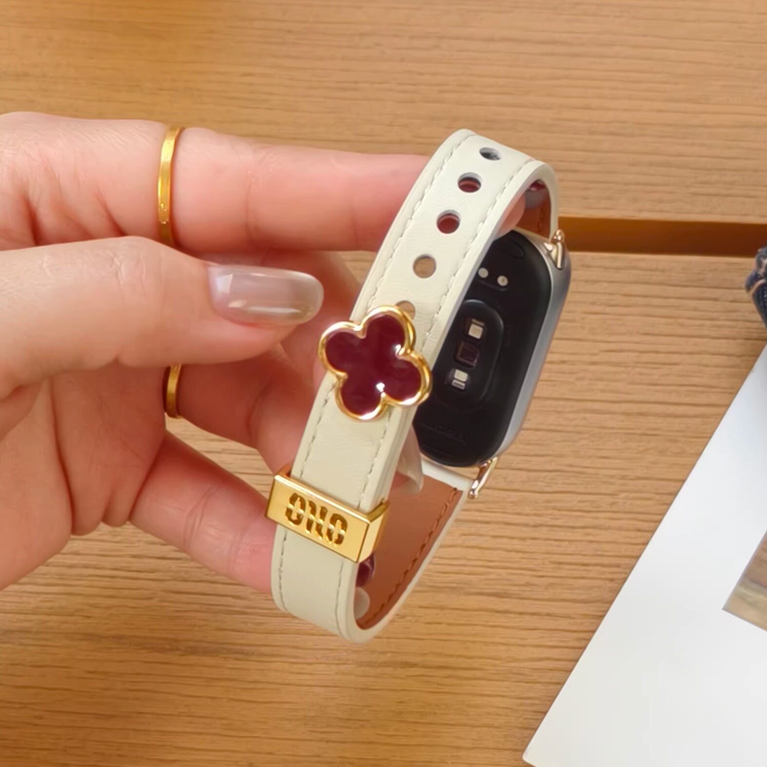 9pro四叶草钉扣真皮表带fit系列