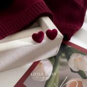 「小黛西」复古红丝绒爱心耳钉秋冬布艺耳饰女酒红色桃心耳环