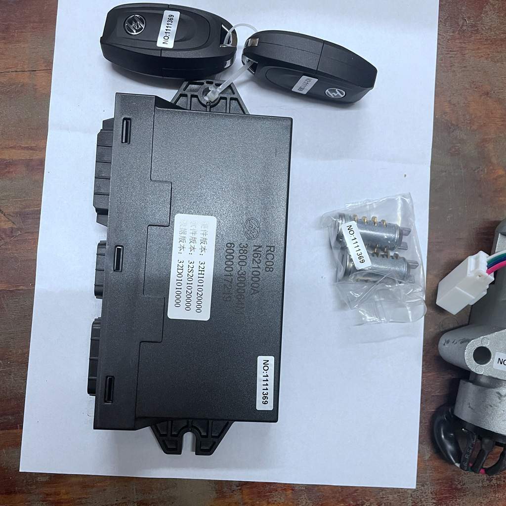 适用于红岩杰狮门窗控制器中控锁总成带点火锁3800-300064L-30006