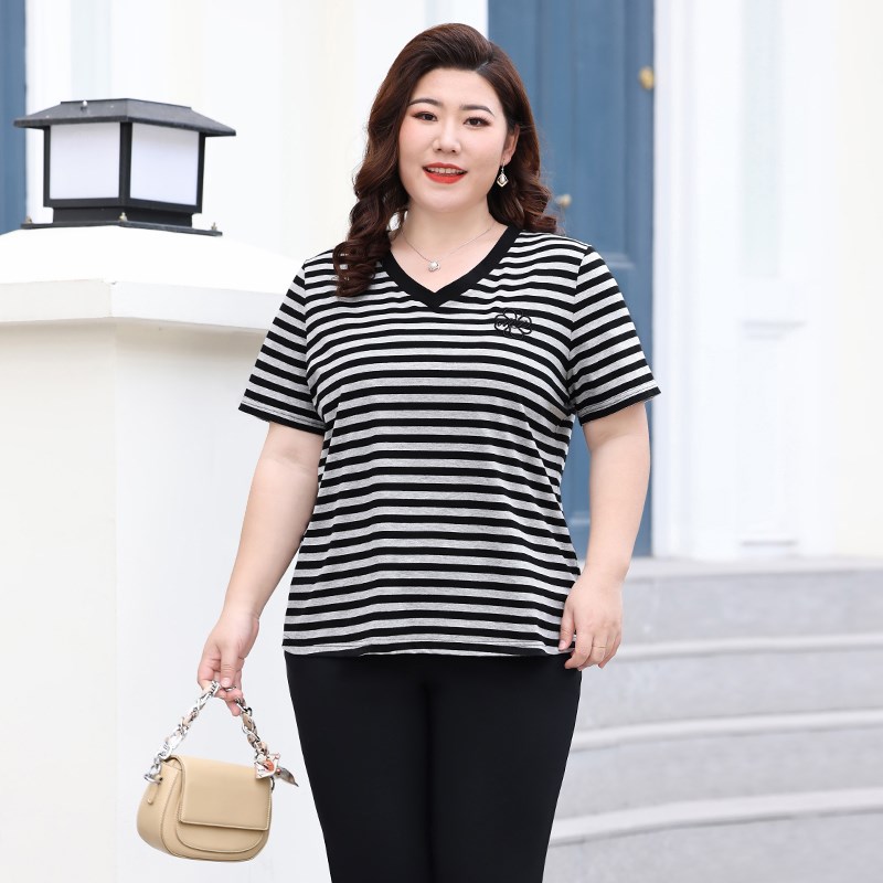 Q大码女装胖mm夏T恤衫时尚V领中年妈妈加肥显瘦条纹纯棉短袖上衣