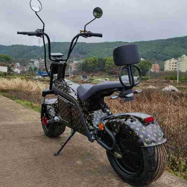 2025新款HULK哈雷电动滑板车