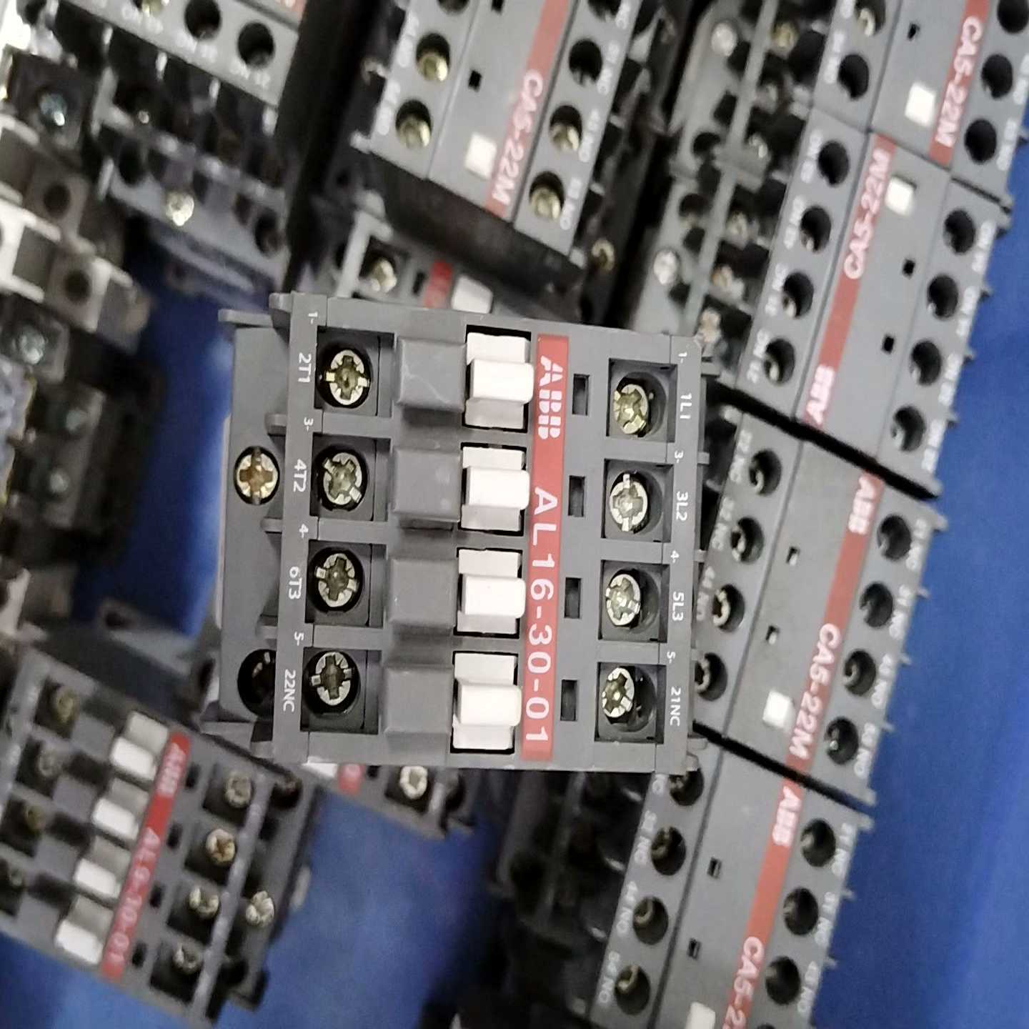 ABB直流接触器AL9-30-10*24V DC~询价