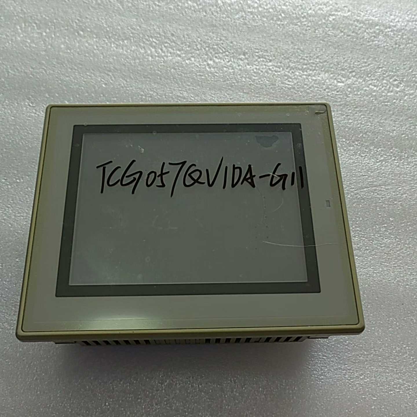 基恩士触摸屏VT3-Q5m/vt3-q5tw成色如图所示~询价