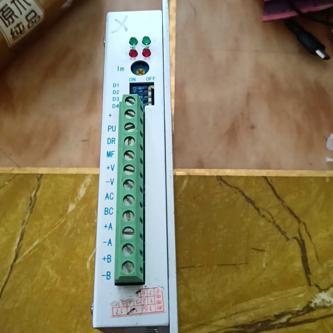 询价~SEA2D34 步进电机驱动器,,成色如图，邮费自理