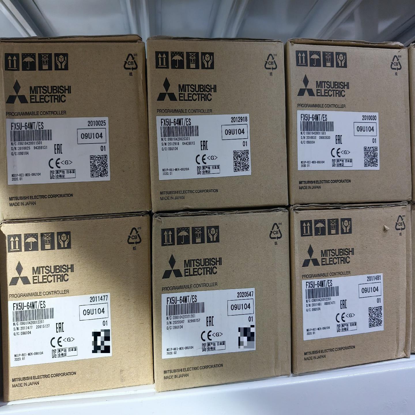 FX5U-64MT/ES，质保一年，22台，（佳毅工控）