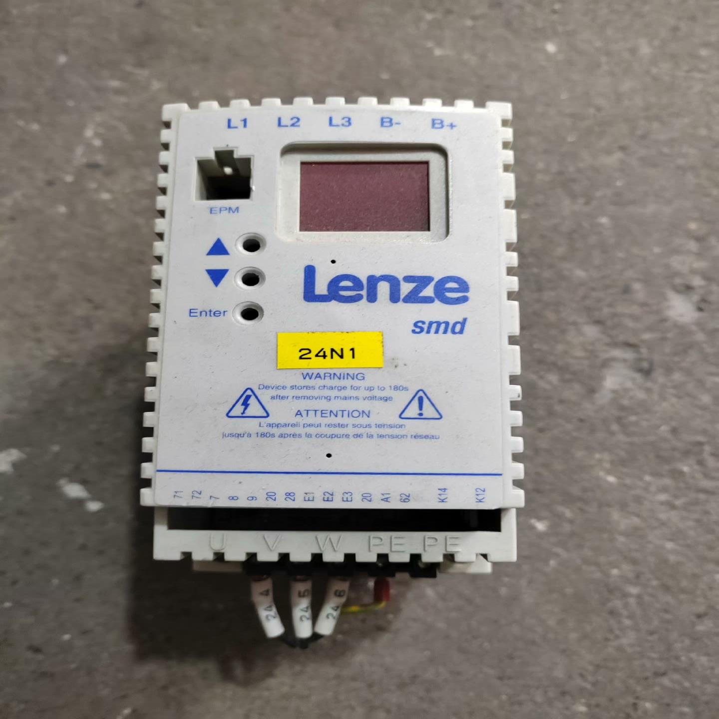 9新 伦茨变频器ESMD112L4TXA  1.1KW（佳毅工控）