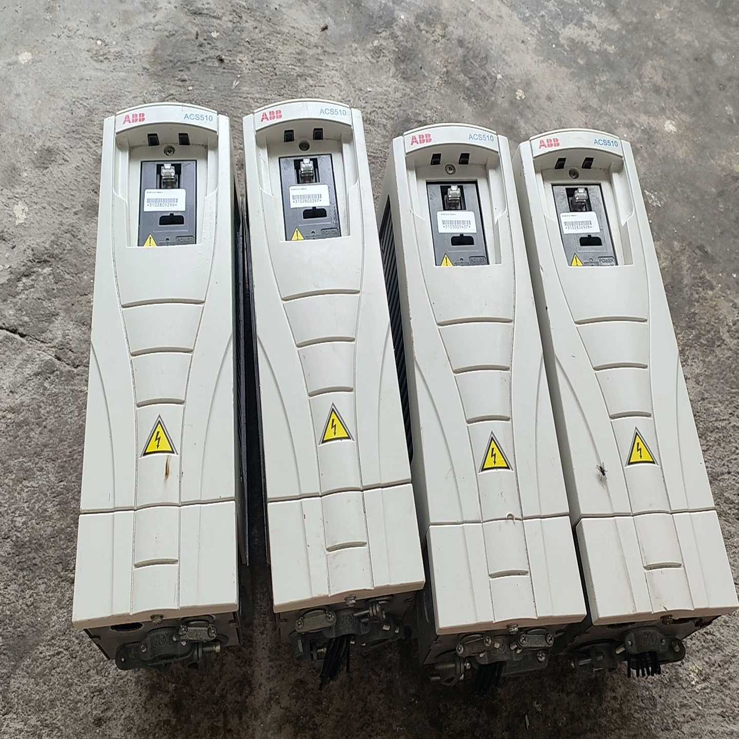 ABB ACS510变频器，图片四台ACS510 2.2【落红设备】