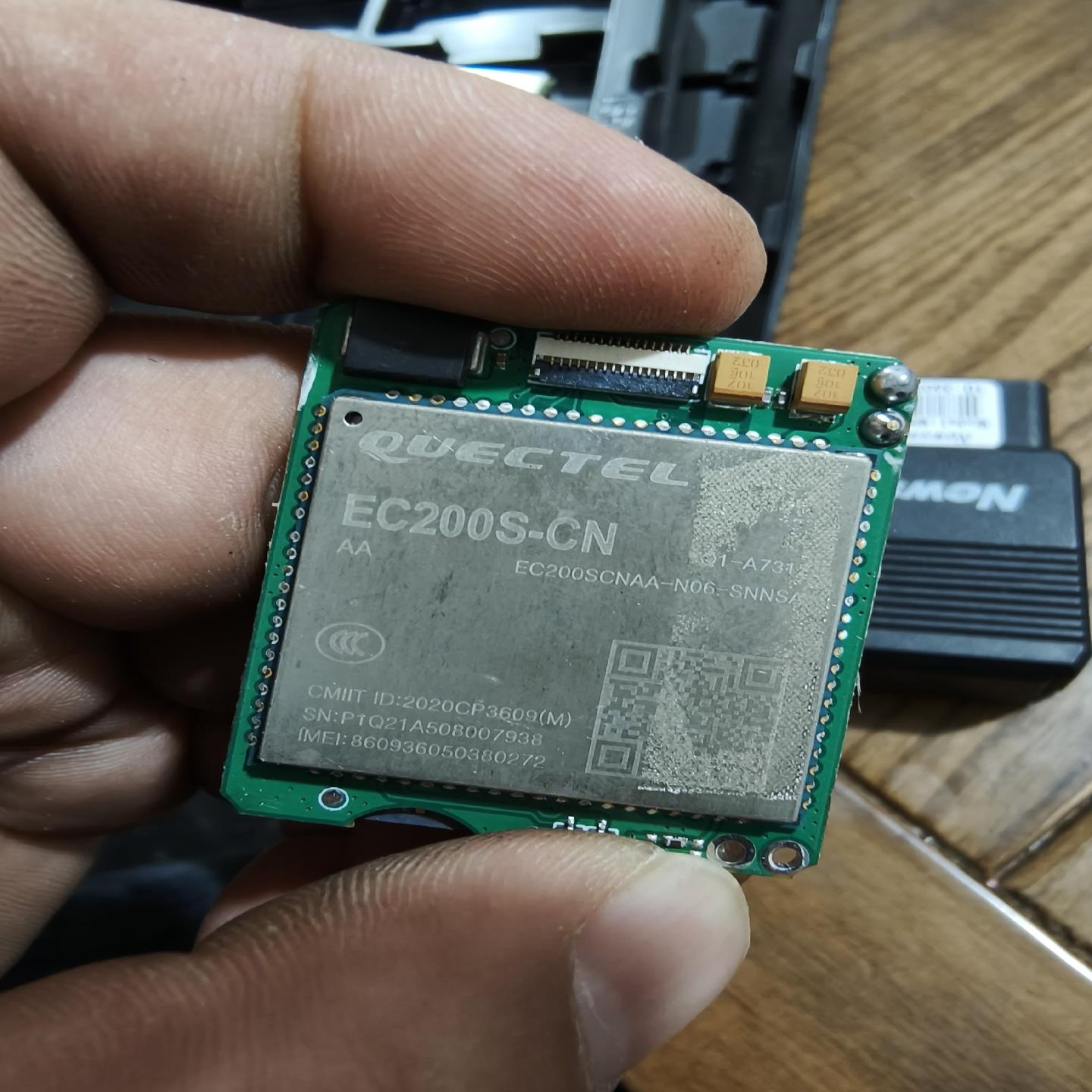 EC200S-CN芯片带板如图所示数量12个 后面哪款全