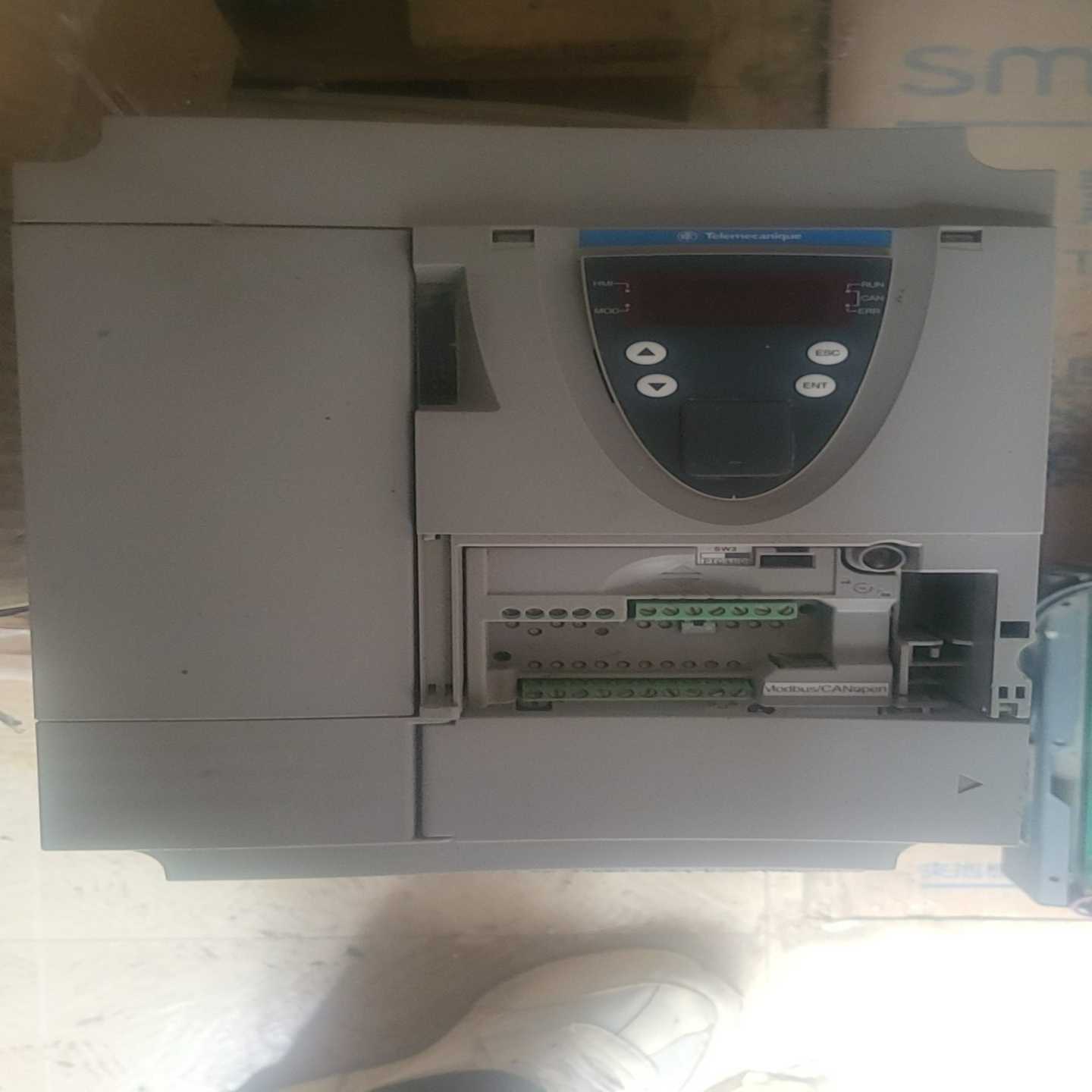 ATV61HD11N4Z 变频器 实物图片 议价~询价