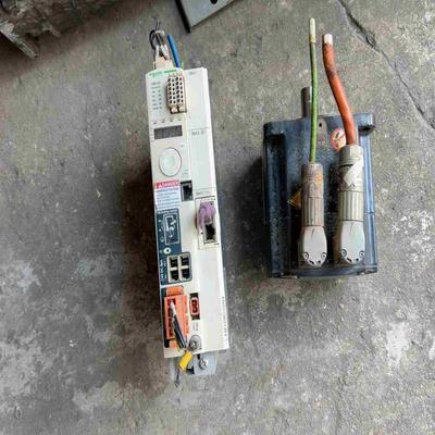 施耐德驱动器 LXM32MD30N4+B1401P11A议价