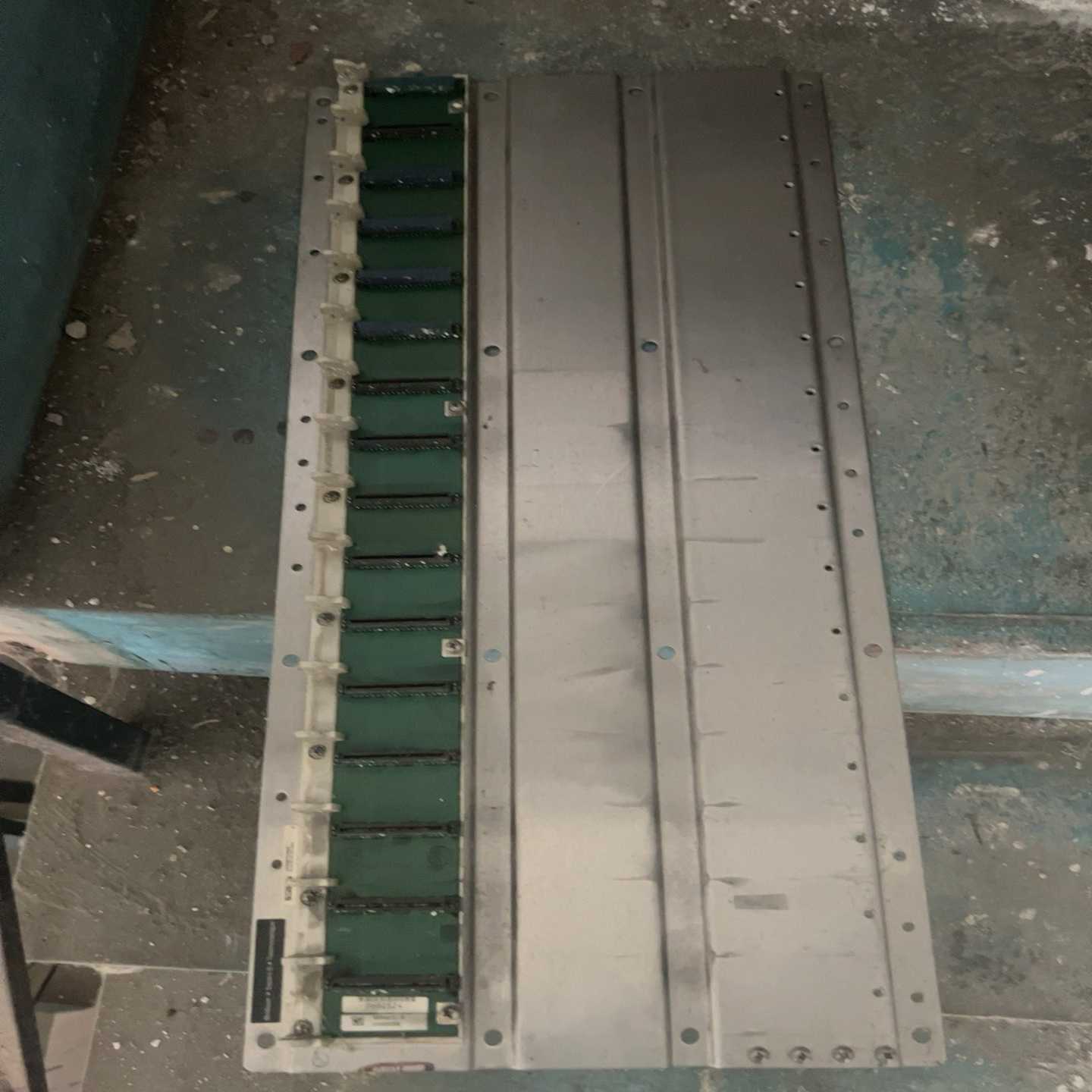 议~PLC模块底板140XBP01600 16槽 成色