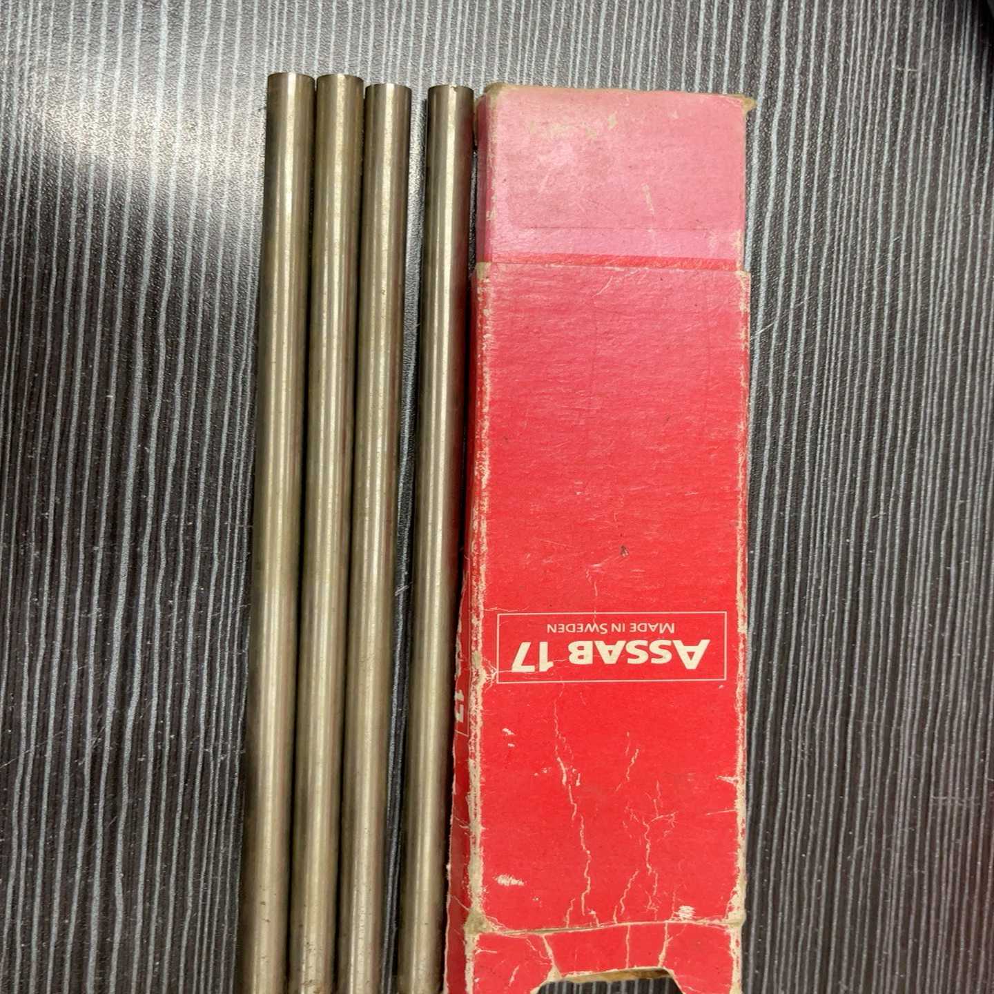 一胜百ASSAB17圆车刀 5/16*8寸