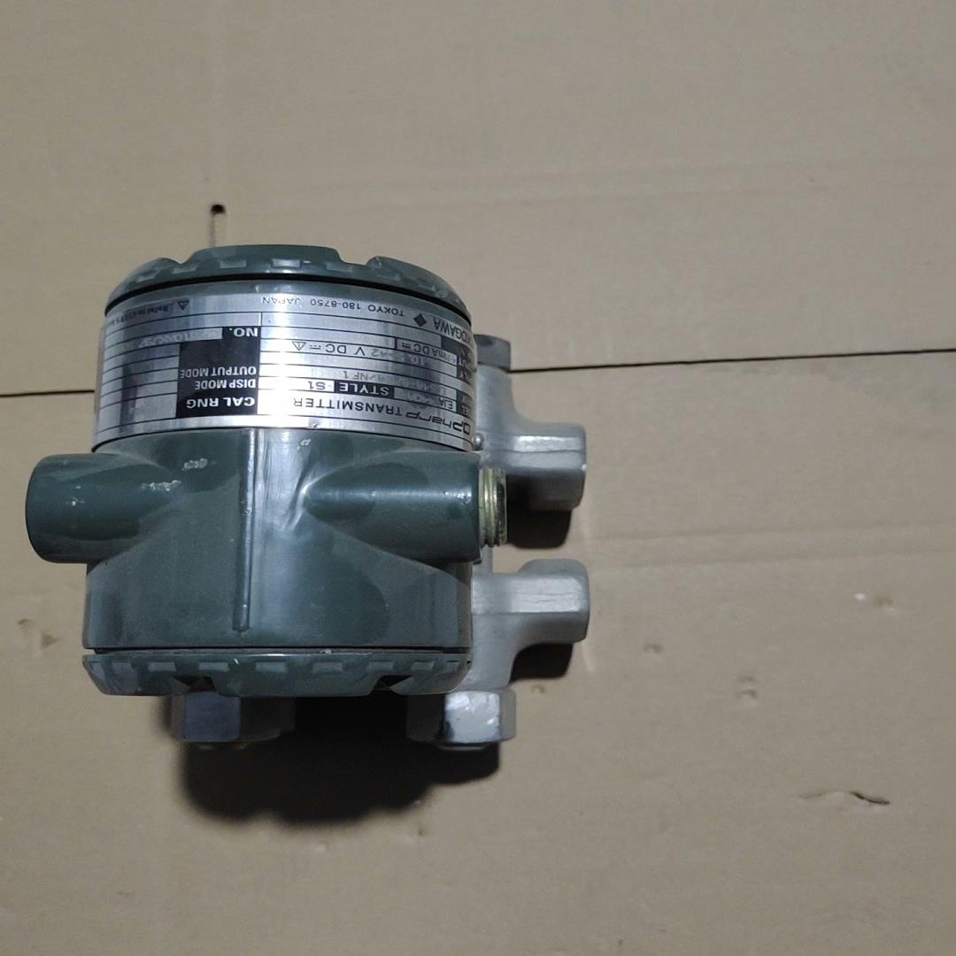 议价全新末使用的EJA440A重庆恒河川仪智能式变送器，带底座，