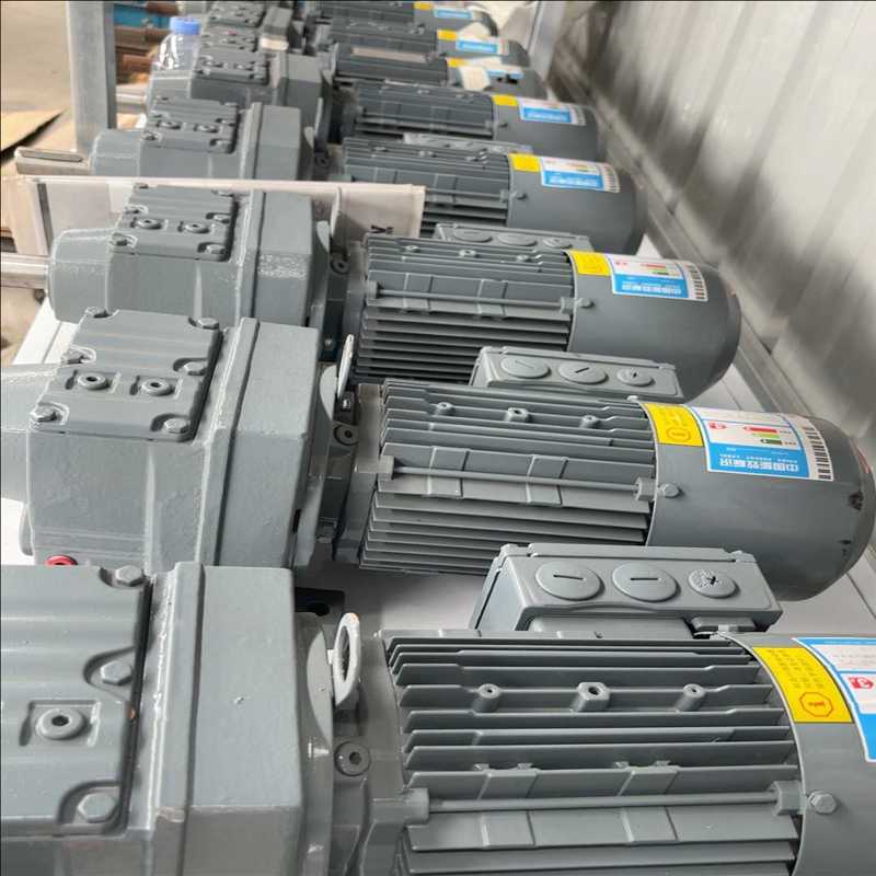 SEW斜齿轮减速电机R47DT80N4/BMG,0.75KW（耶耶电子）