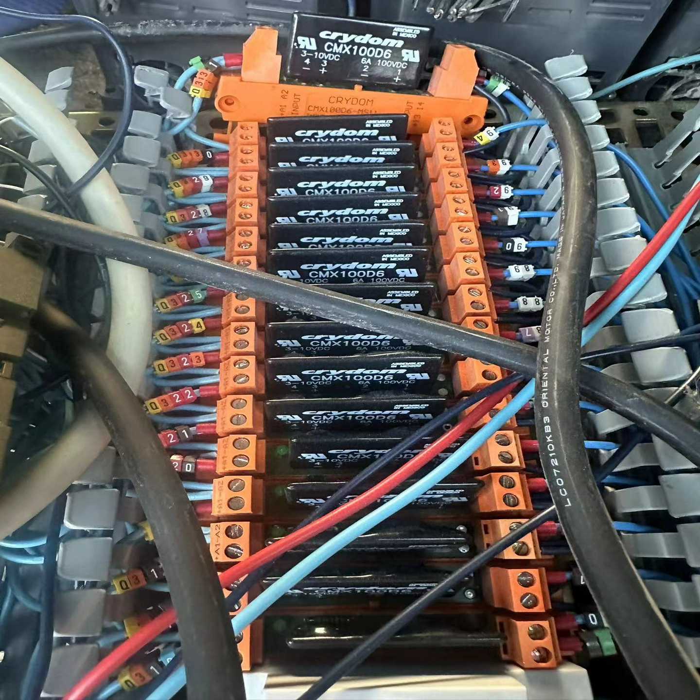 议价crydom快达固态继电器CMX100D6，单价。