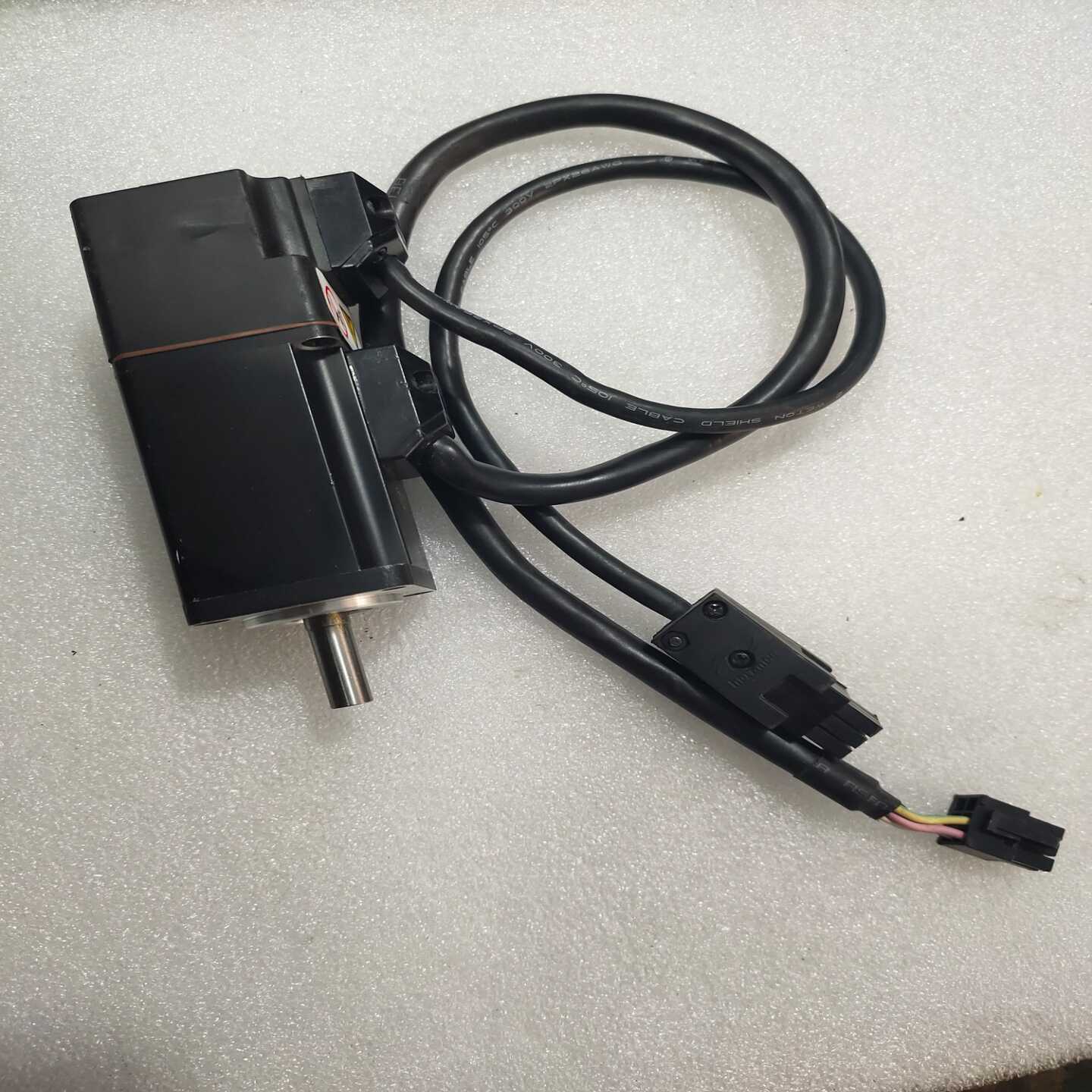 汇川100伺服电机ISMH1-10B30CB U230Z（电子设备）