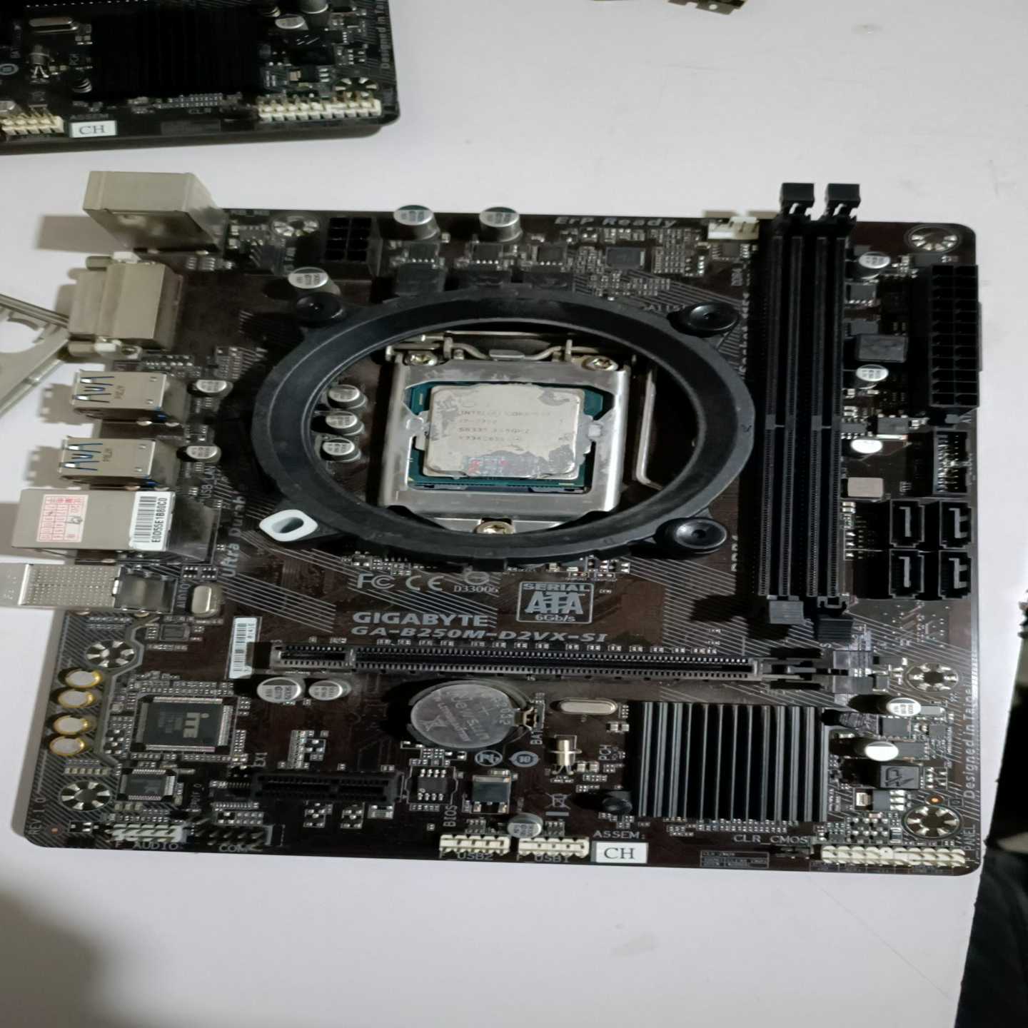 B250M  D2vx一SI主板内存16G 频率3000【鑫鑫商铺】
