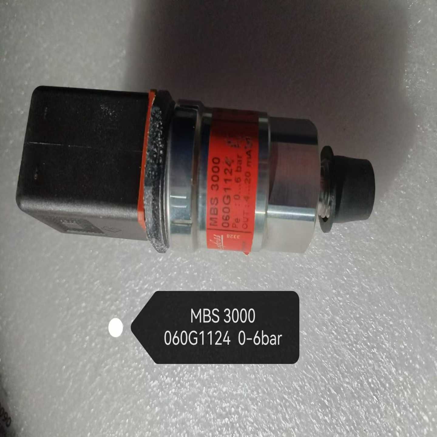 丹佛斯压力传感器060G1124原厂带包装，可议价（佳毅工控）