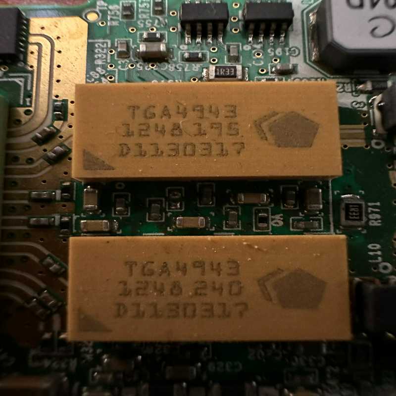 TGA4943 光调制器驱动放大器40G速率（孤云设备）