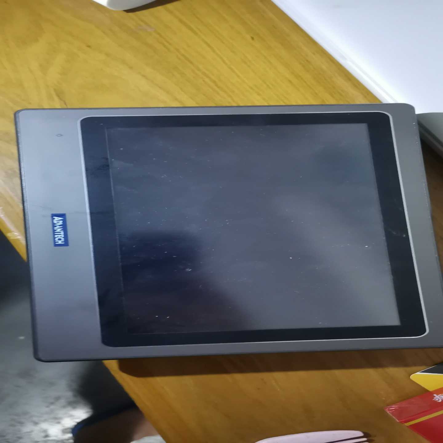 研华WOP-2070T-S2AE能开机通电成色如图[浩蓉商户]