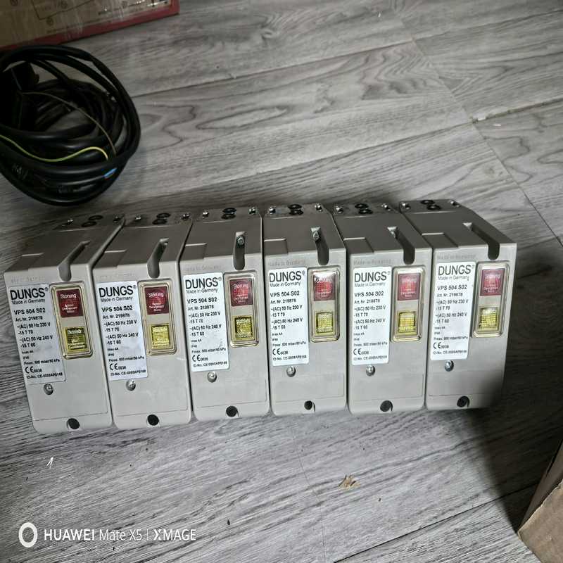 冬斯VPS504S02 电压230V还有个24V DC的议价