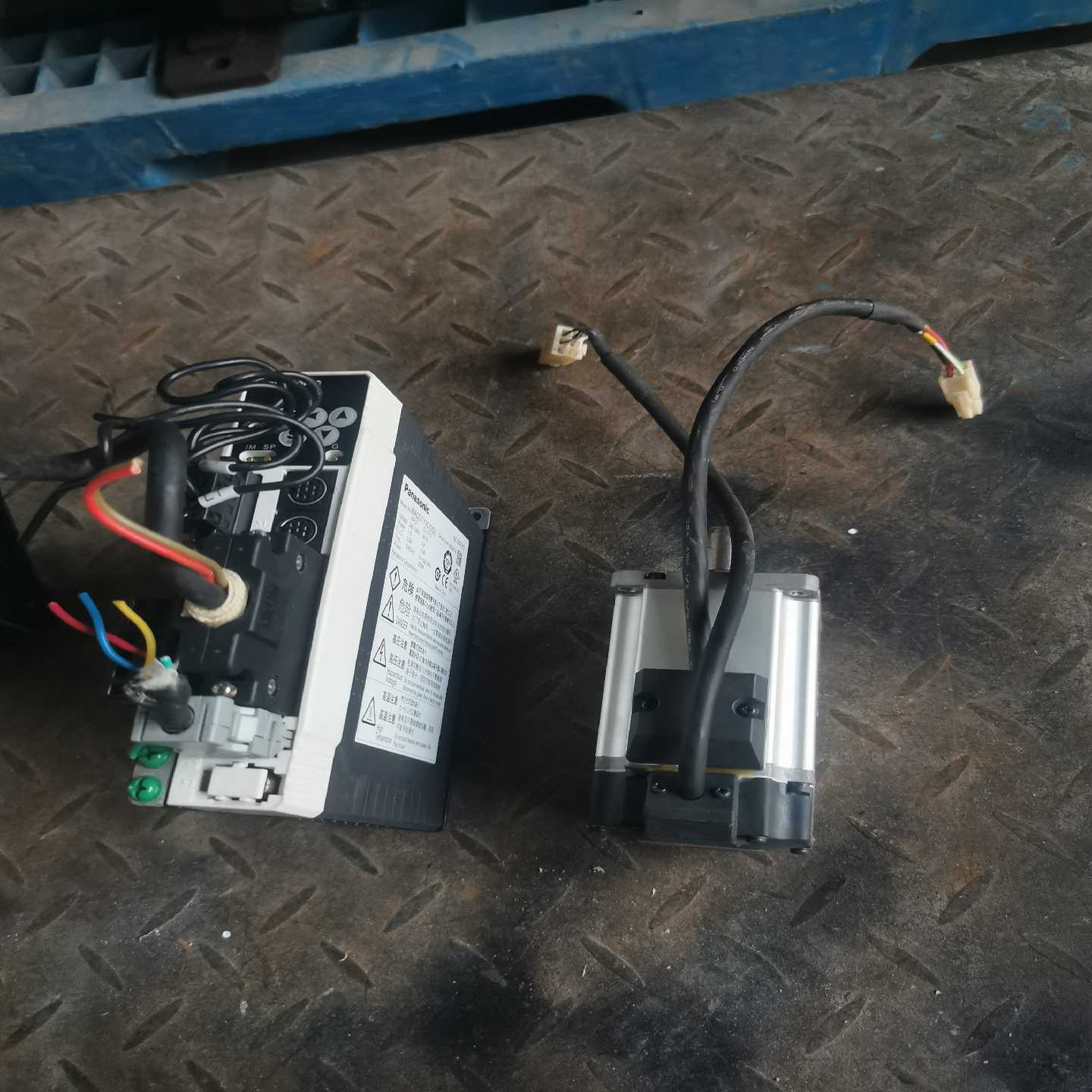 松下伺服电机MHMD022P1C驱动器MADDT12070--议价商品