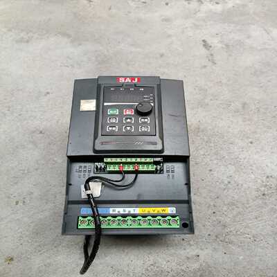 VM1000B-4T7R5GB 一台如图，。（电子设备）