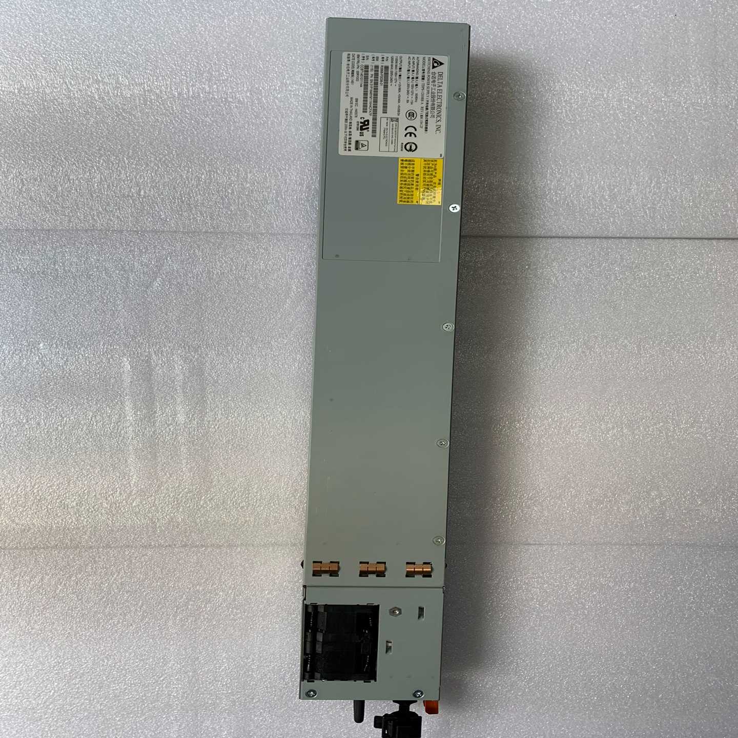 IBM 00RY003 31P1848 V7000 Gen2【侨报商行】