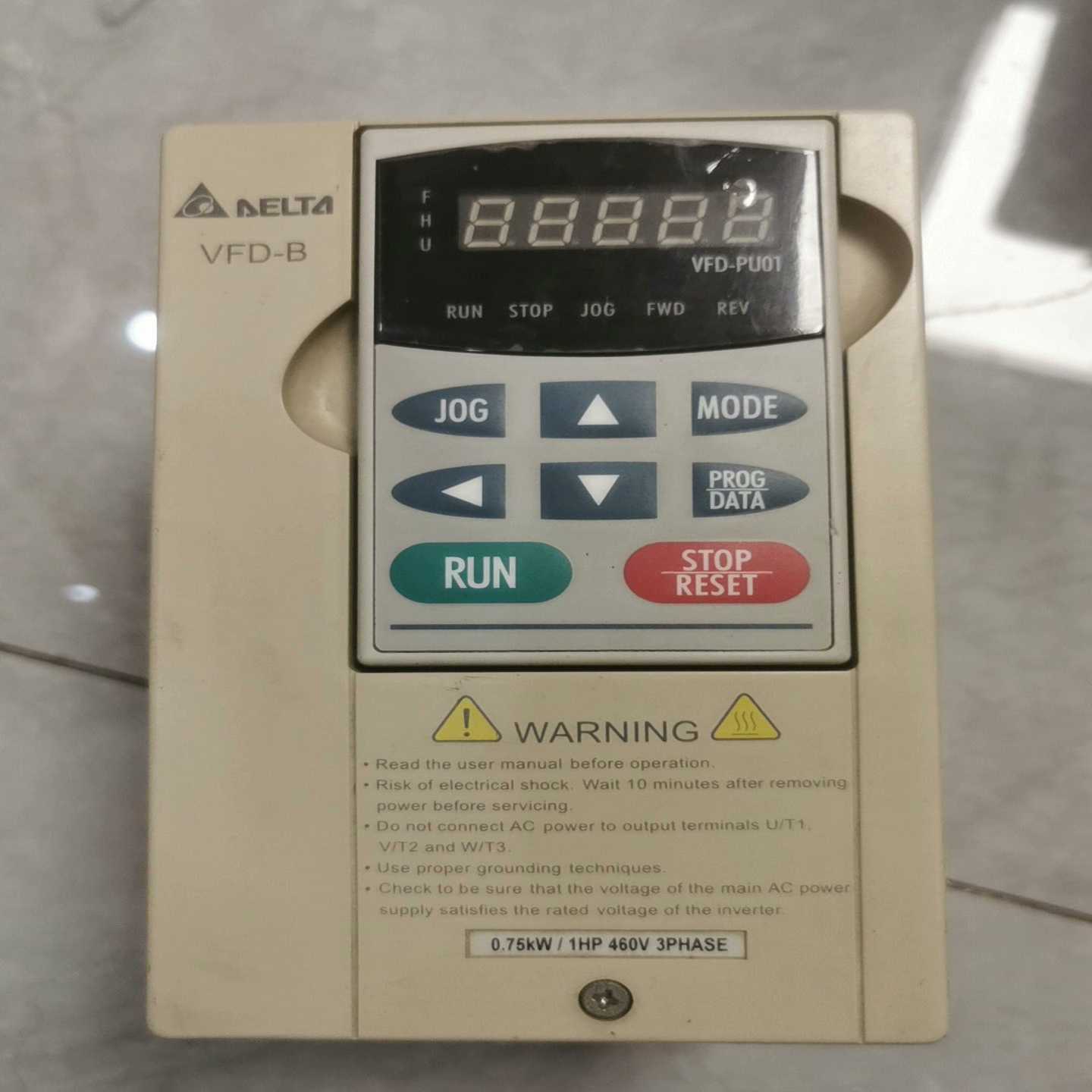台达变频器VFD007B43A，0.75KW变频器，实物图询价