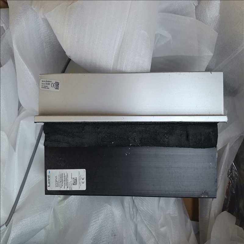 询价~Laird温控模块，成色如图所示。