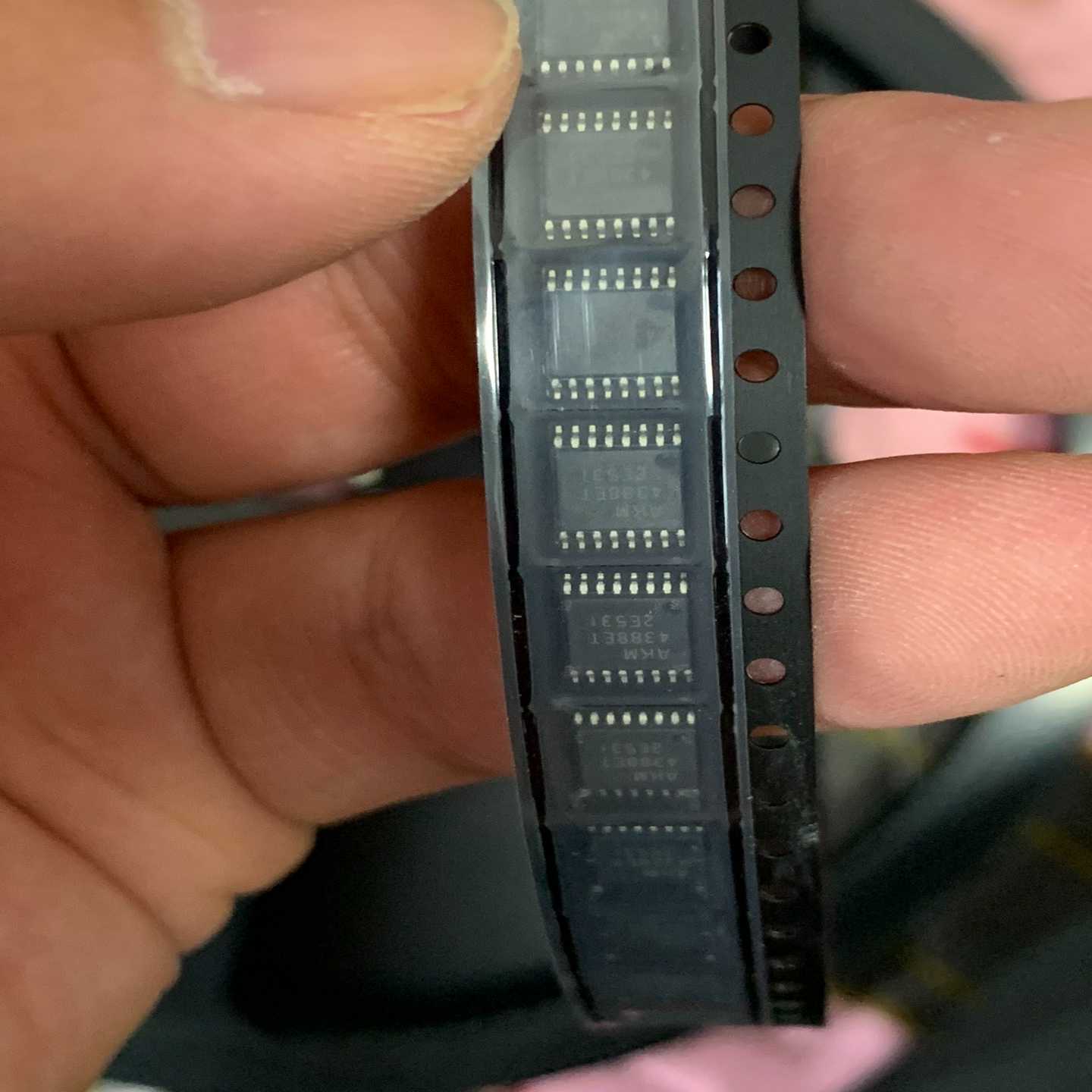 AK4388ET-E2。 44个[浩蓉商户]