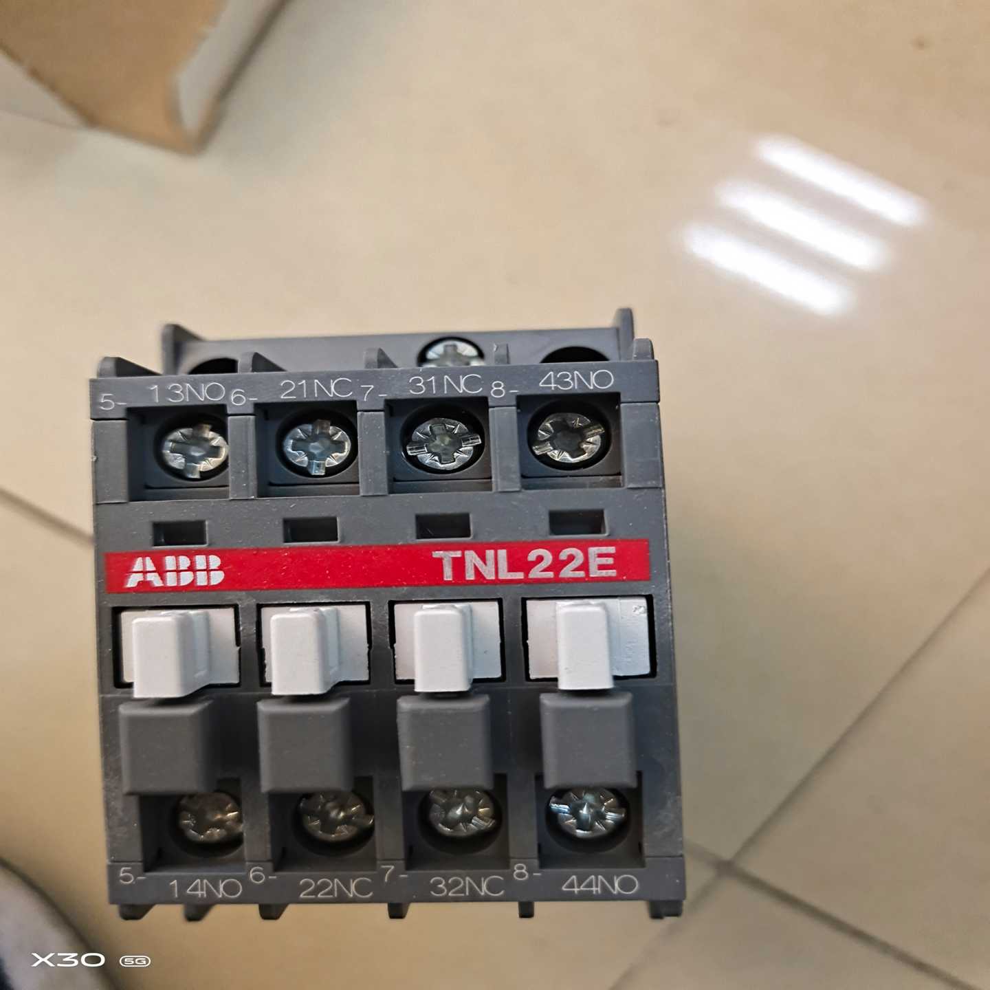 ABB接触式中间继电器 TNL22E 17－32VDC  库【鑫鑫商铺】