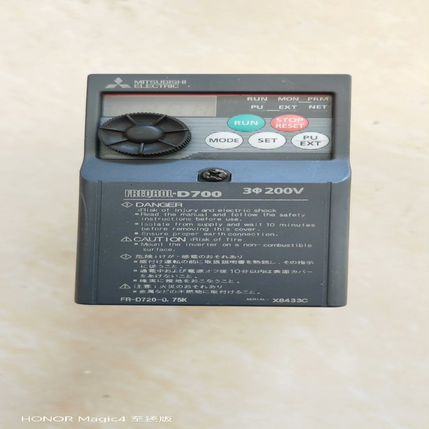 三菱变频器,FR-D720-0.75K功能无破损,的(通通配件)