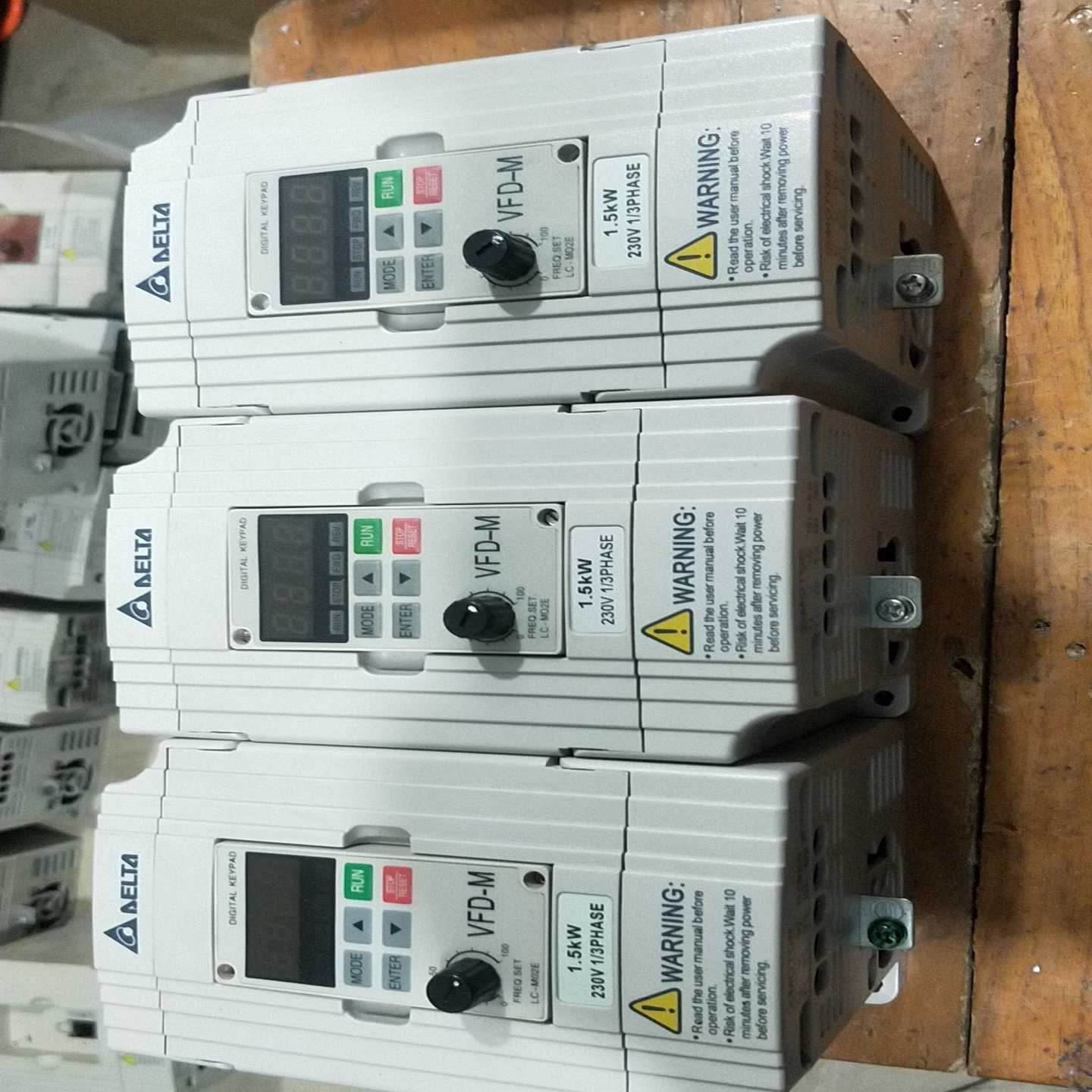 议价台达变频器1.5kw实物如图，功能正常包好，成色新，装柜
