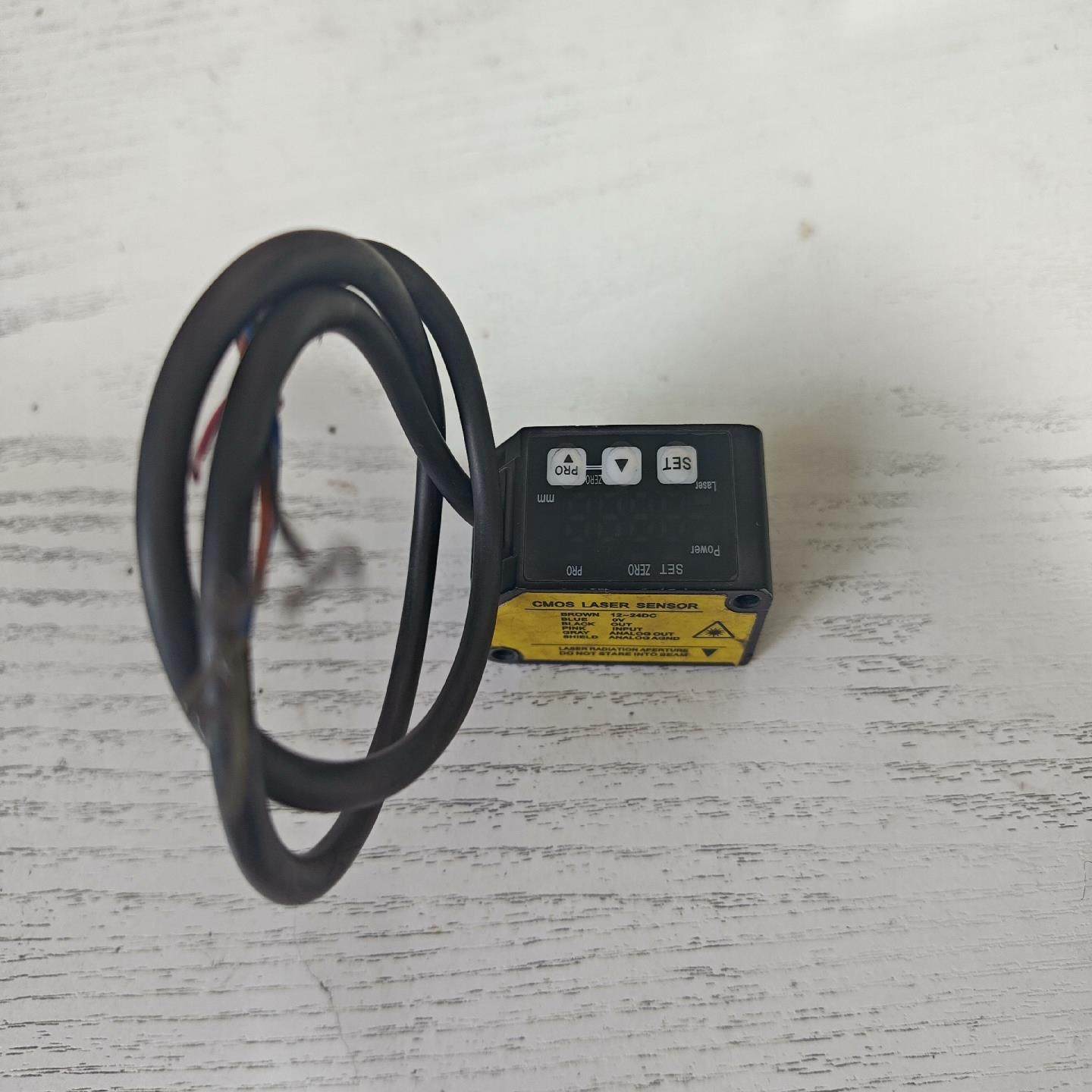 LC-S200MN激光移位传感器，功能正常，线长30cm左右【鑫鑫商