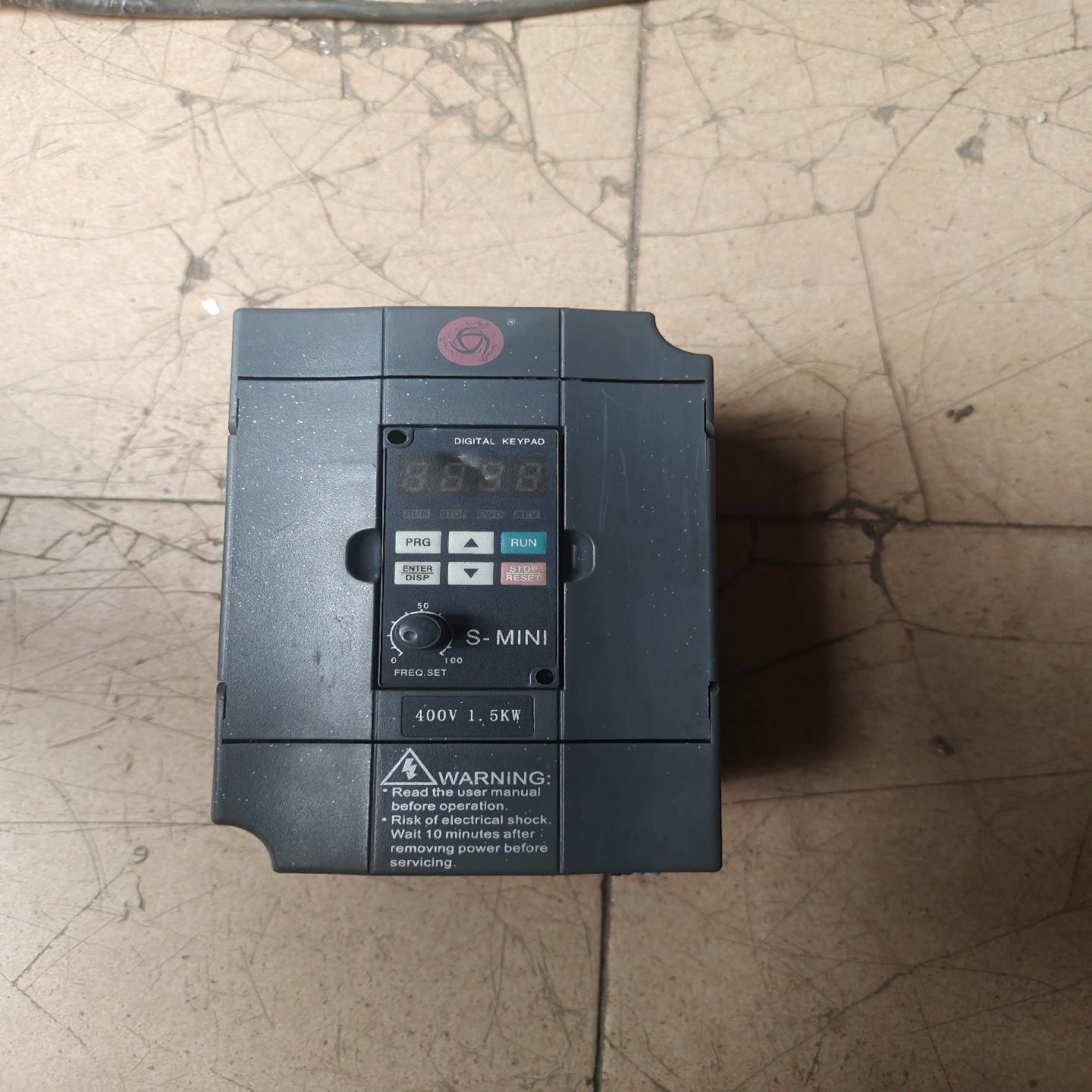议价拆机众辰变频器H2400A01D5K，1.5KW/380V，