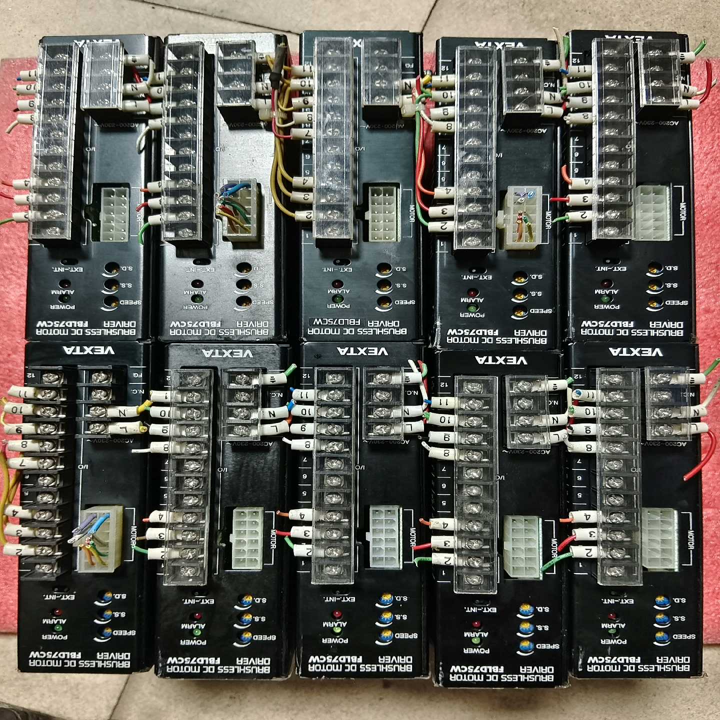 东方步进驱动器处理，FBLD75CW，1个，成色如图，功能包【鑫