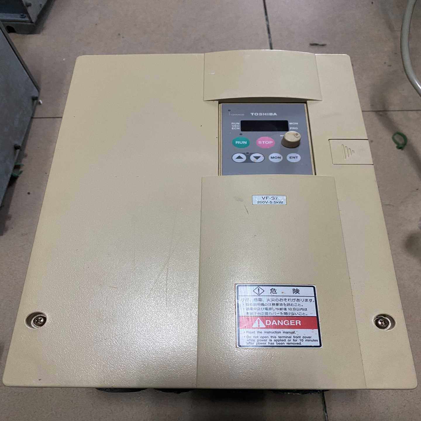 东芝变频器VFS7-2055P(2)功能完好5.5kw【鑫鑫商铺】