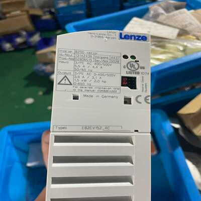 全新Lenze伦茨变频器 E82EV152_4C（耶耶电子）