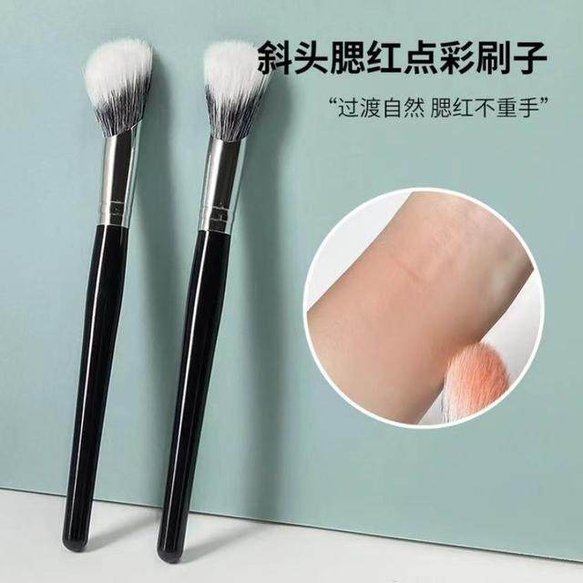 新款斜坡点彩刷腮红刷沧州软毛大号轮廓晕染修容刷局部定妆化妆刷,家庭/个人清洁工具,洗脸刷/化妆刷,淘宝优惠券,粉丝福利购,淘宝优惠卷