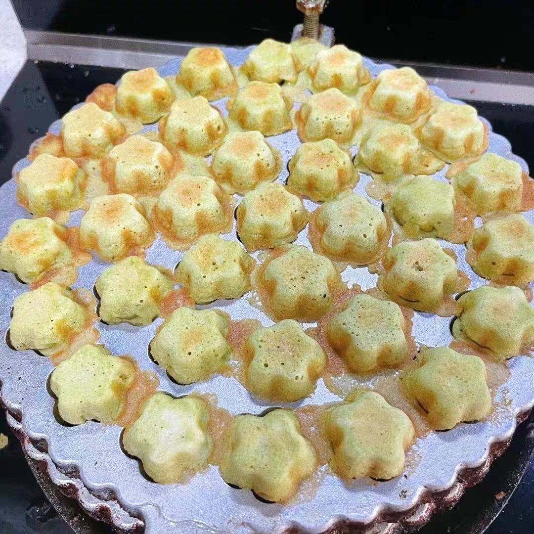 37个梅花形小蛋糕模具蛋糕锅夹一口香蛋糕机火商用摆地摊机器不粘