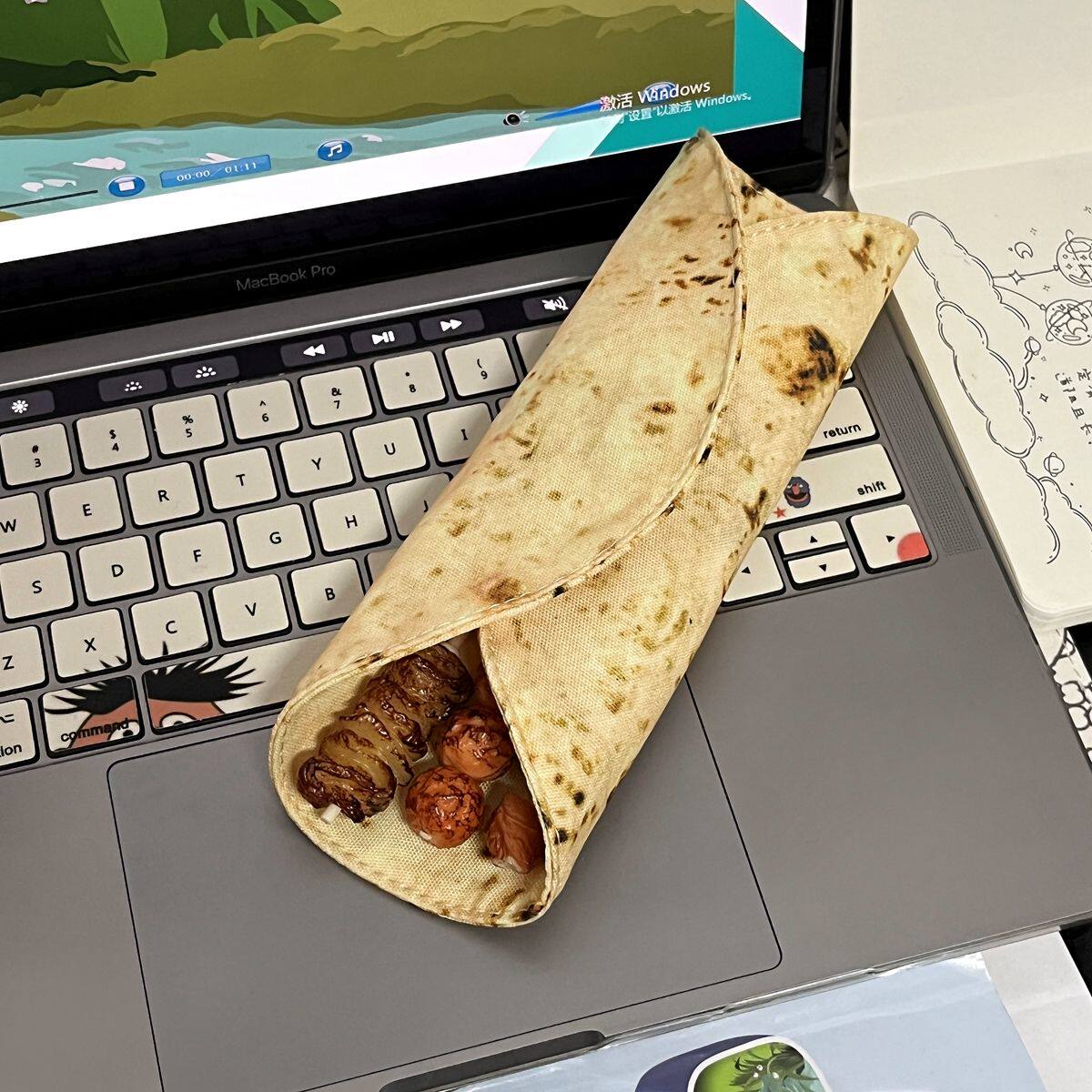 丑到爆的笔袋新款印度飞饼煎饼笔袋小众烤串笔创意搞怪卷饼学生笔