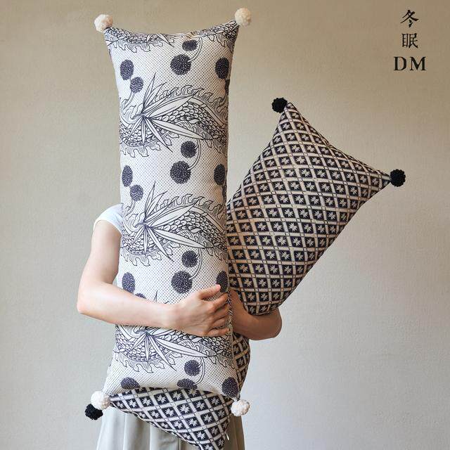 中古风长条毛球抱枕客厅沙发靠背垫高级长腰枕民宿睡觉枕靠枕套