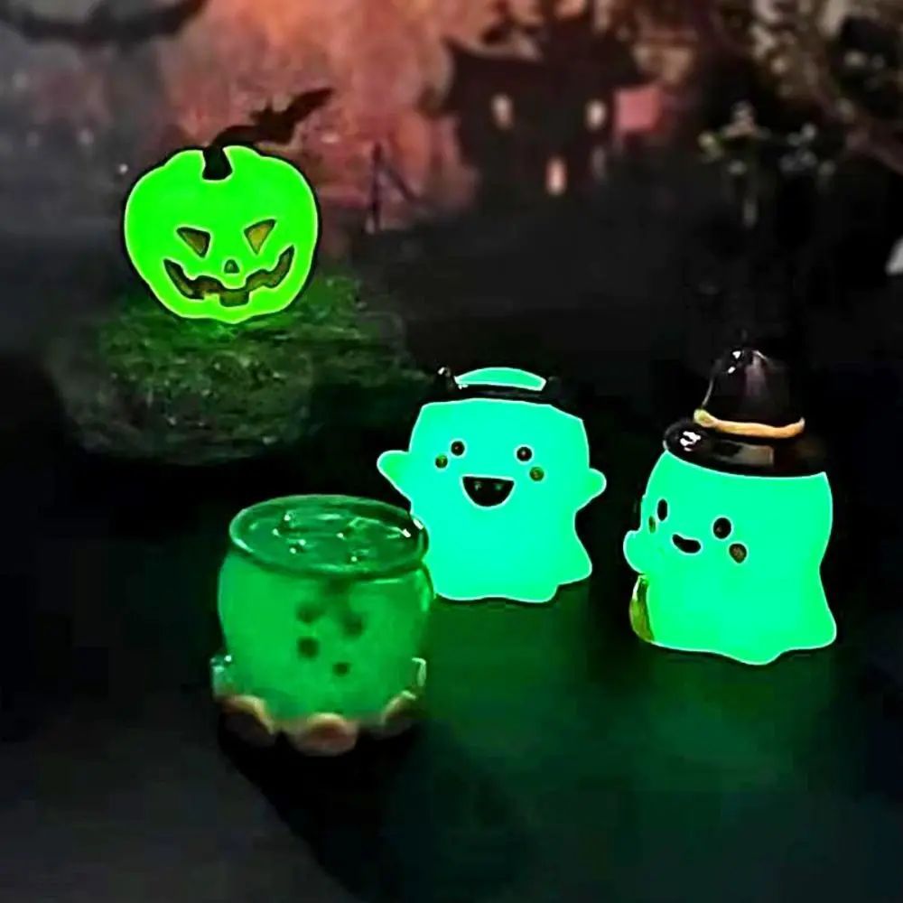 New Halloween Glow-In-The-Dark Wizard Ghost Micro Landscape